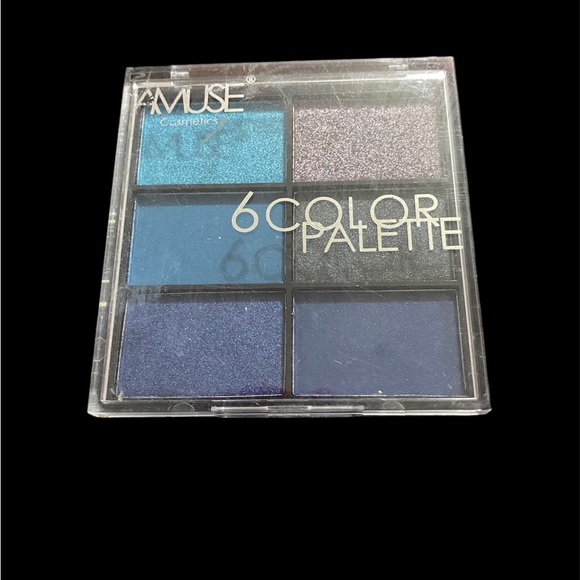 Makeup Lot (4 items) - Picture 9 of 9